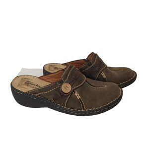 Clark's Artisan Women's Slip-on Shoes Clogs Brown Leather Sz 6 Button Accent